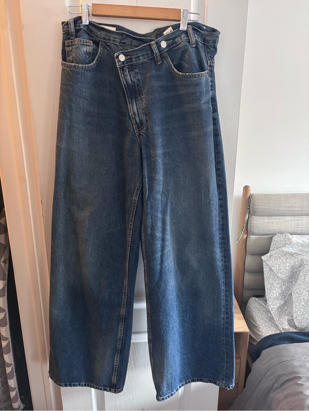 Zara Wide-Leg Jeans in Dark Blue Wash